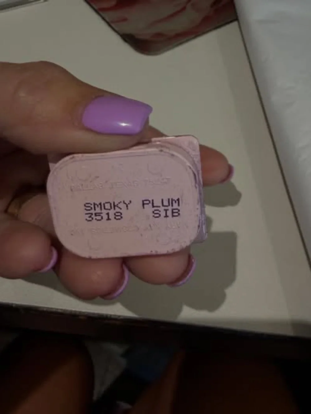 MARY KAY  Smoky Plum Eyeshadow